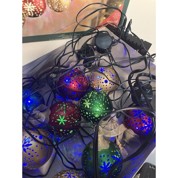 Hallmark Illuminations Snowflake Snowballs & Powerbox Christmas Holiday Decor - Picture 6 of 7